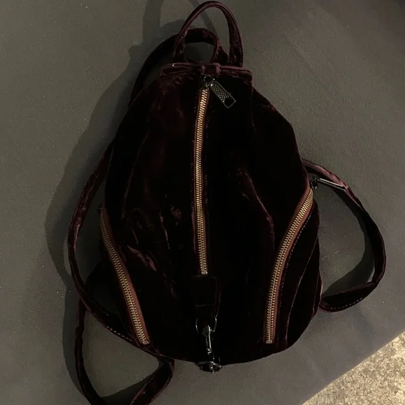 Rebecca Minkoff Purple Velvet Backpack - broken clasp - Picture 6 of 7